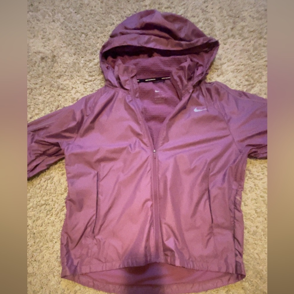 Nike light weight running jacket size M